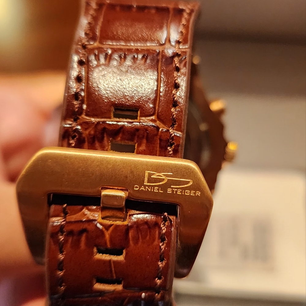 Daniel Steiger Gold Watch - Picture 3 of 7
